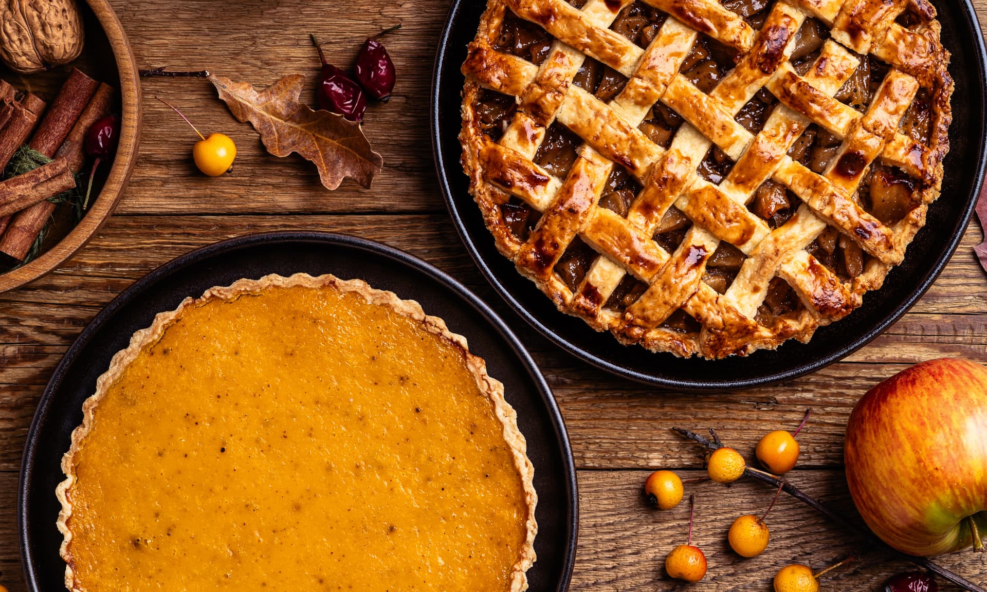 Apple cinnamon and pumpkin spice pies